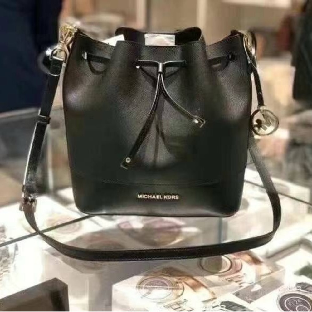 Michael Kors Trista Saffiano Medium Leather Bucket Bag - Black